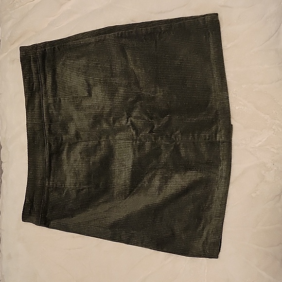 Umgee USA Corduroy Button-Down Skirt Size Medium - Picture 4 of 6